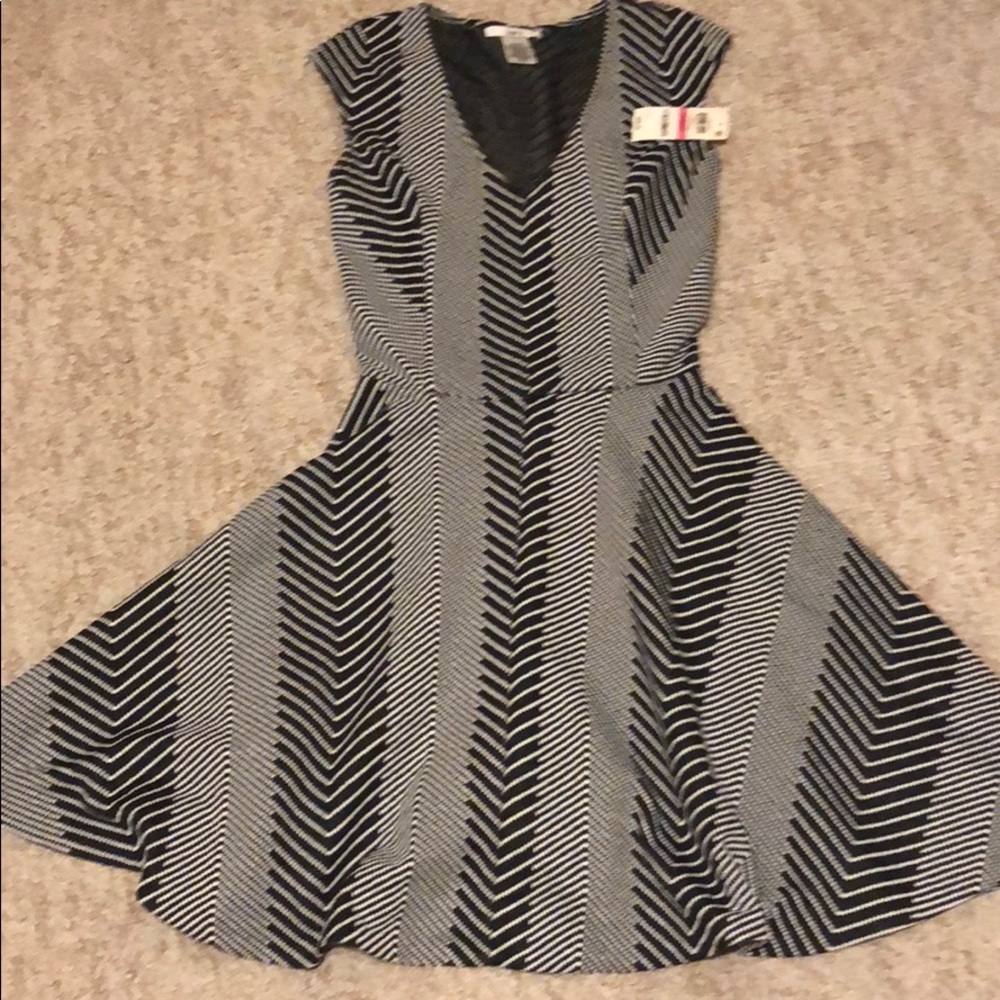 Bar III dress xxs black and white patterned dress - Picture 3 of 8